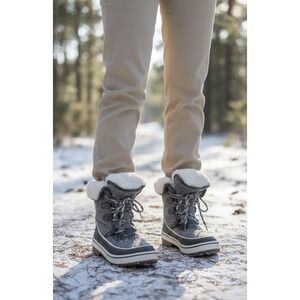 Time And Tru Womens Size 6 Gray Snow Boots High Top Foldable Faux Fur